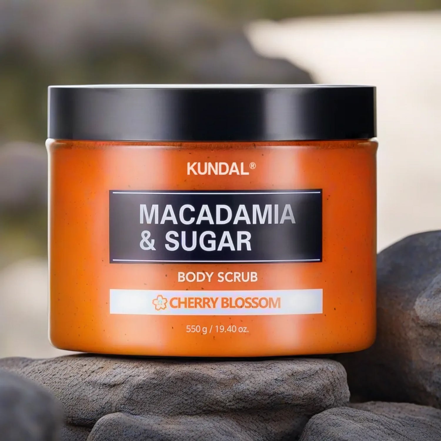 Body Scrub/Eksfoliant Trupi me Sheqer dhe Vaj Macadamia për Lëkurë të Butë dhe të Ndritshme